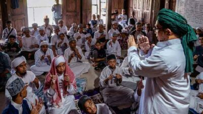 Pesantren membantu santri belajar Al-Qur’an dalam bahasa isyarat